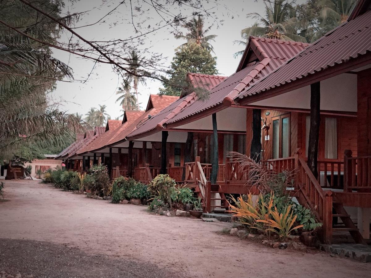 Baanchaylay Resort Кханом Екстер'єр фото